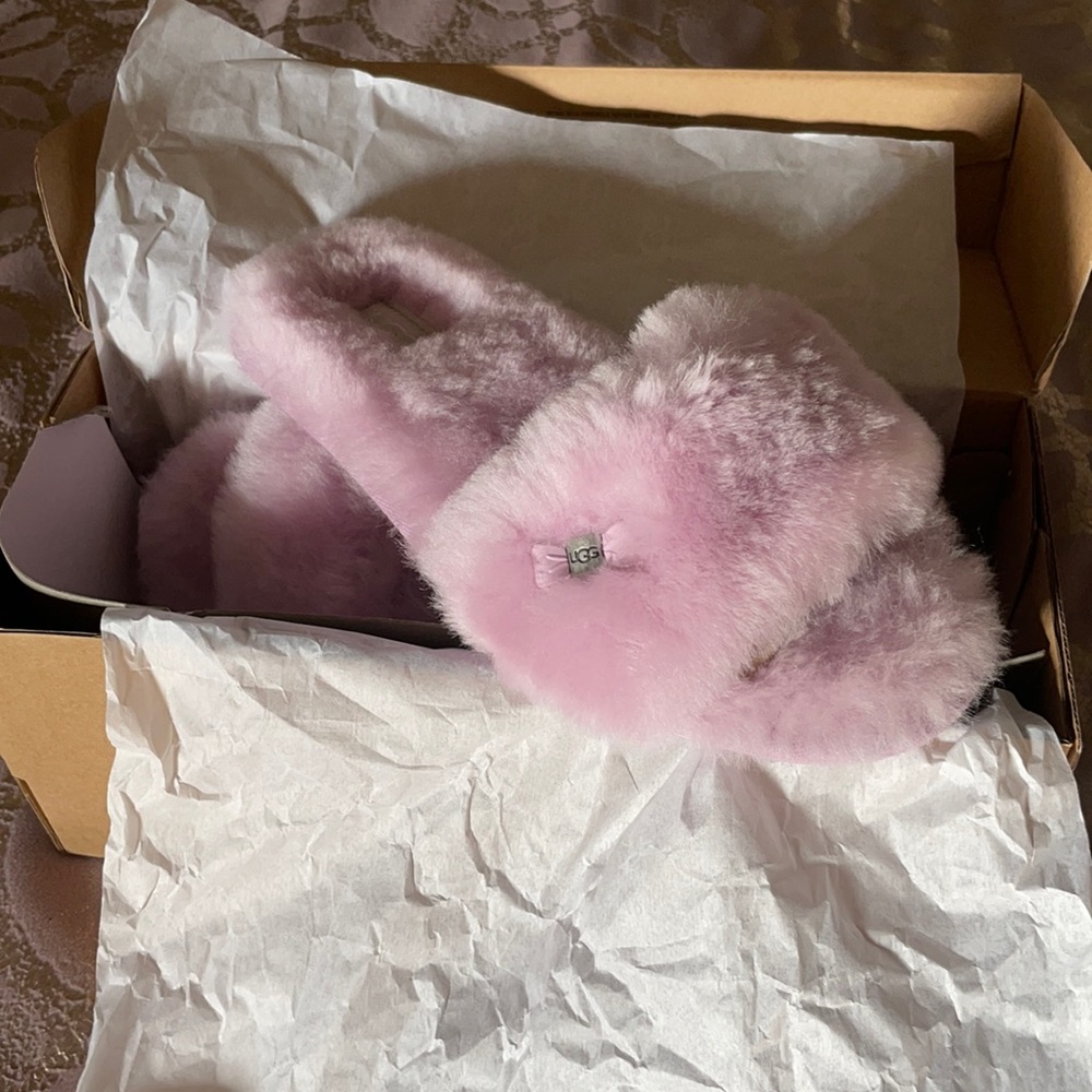 UGG Fluff Slides